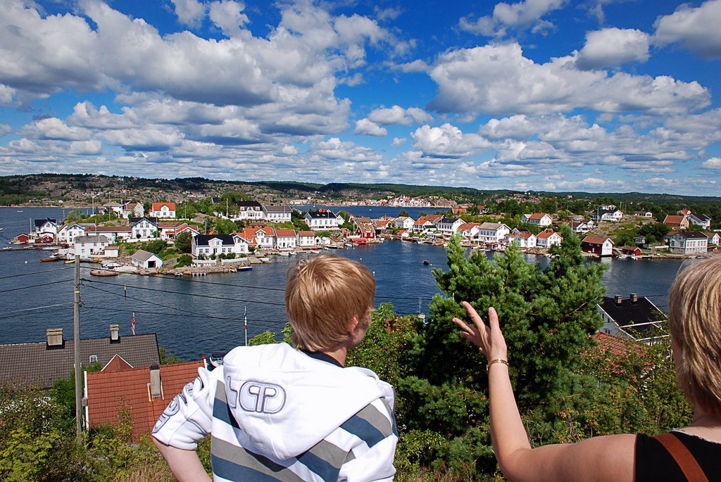 Lyngør. Look at the view by Sig Holm