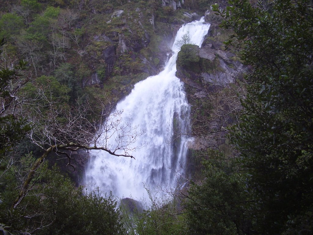 A Fervenza do rio Belelle by mmoldes