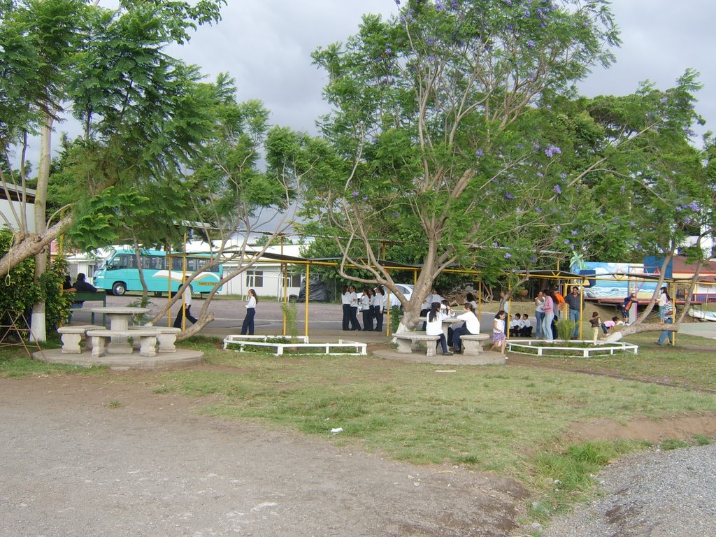 Kamuk school en llorente tibas by haghiran