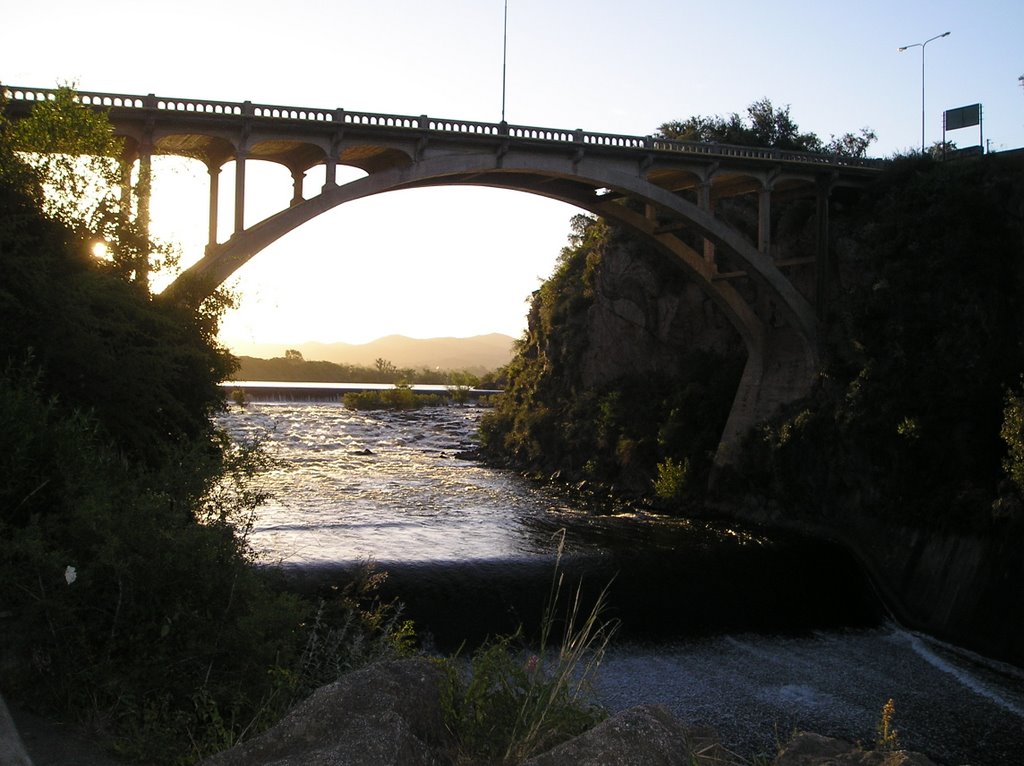 Puente en el embalse by jpsalvo