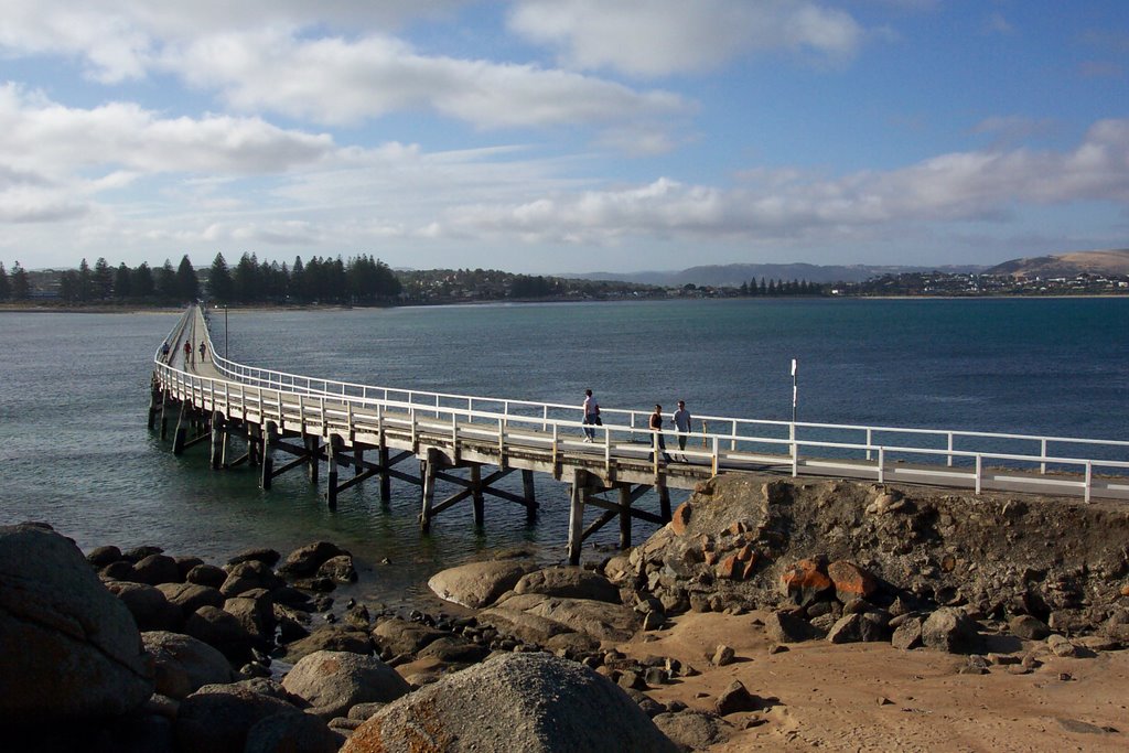 Granite Island walkway by Chuq