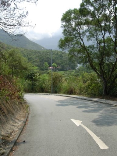 Tung Chung Road 東涌道 by HK Qwerty