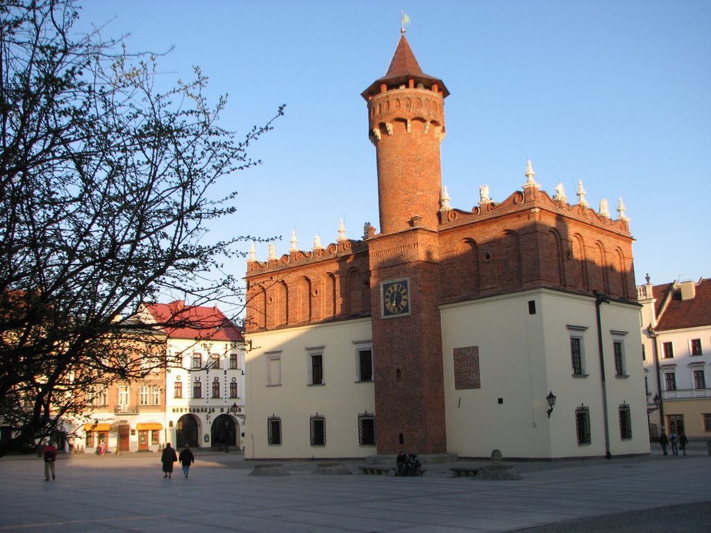 Tarnów Ratusz (od strony płn.) by Tadeusz Muzyka