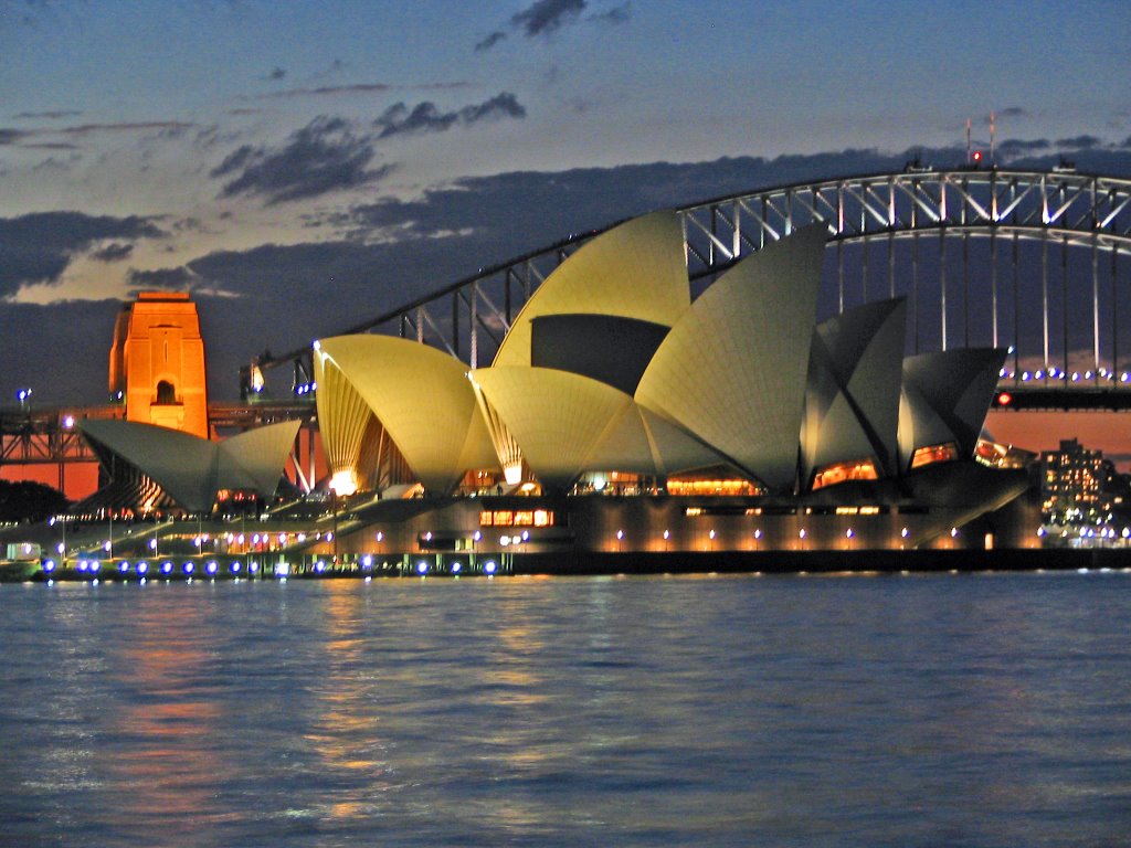 Opera House at Dusk by skinker00