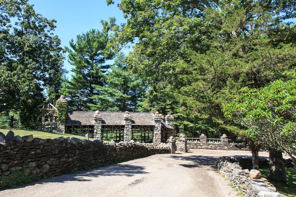 Gillette Castle Grounds by Joesaman