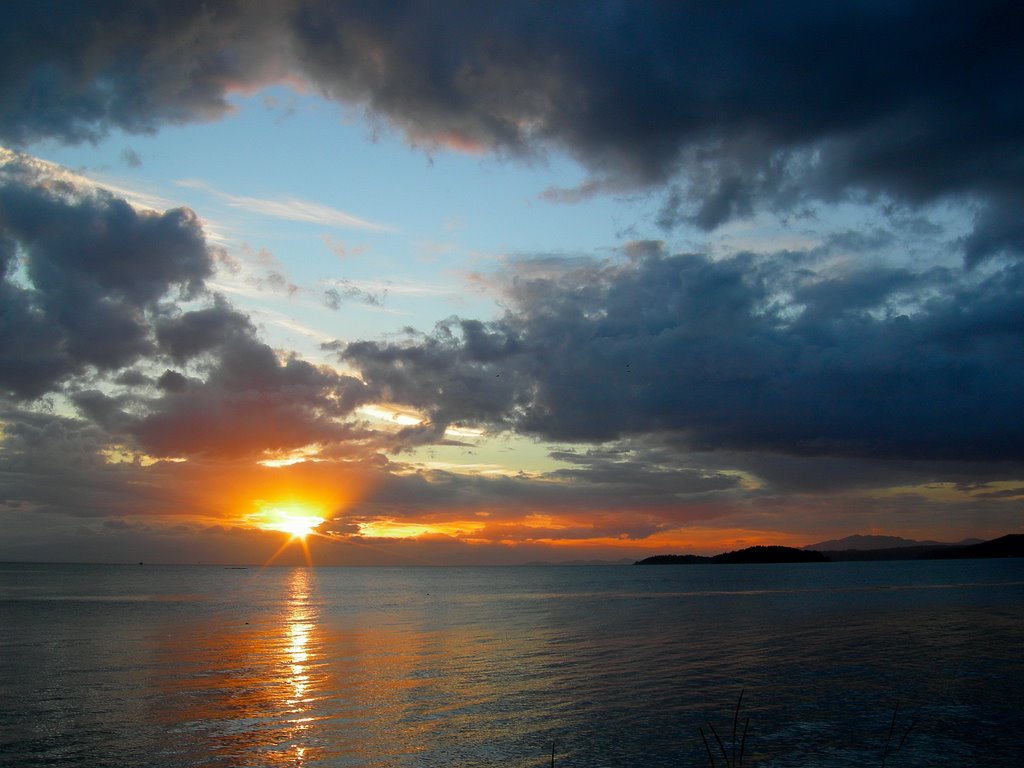 Davis Bay sunset by seabow