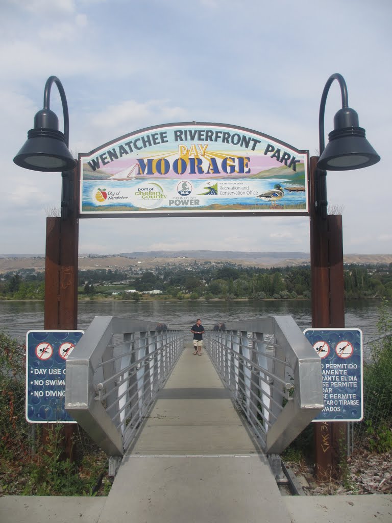 Wenatchee Riverfront Park by BlueSkyWarhawk