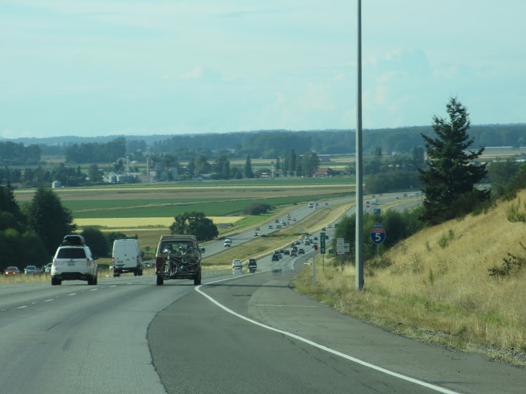 I-5 near Mount Vernon by BlueSkyWarhawk