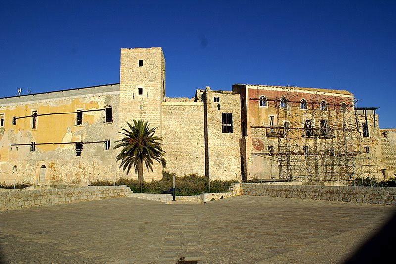 El Castillo,futuro parador de Eivissa by Aishaka