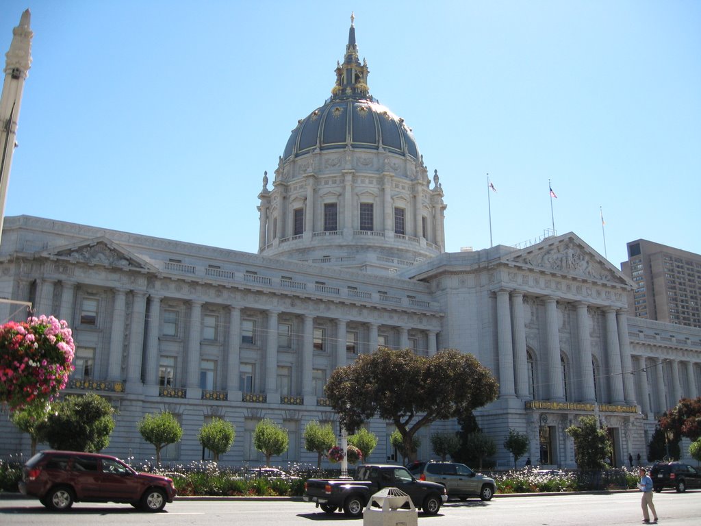 San Francisco City Hall by Roman Suzuki