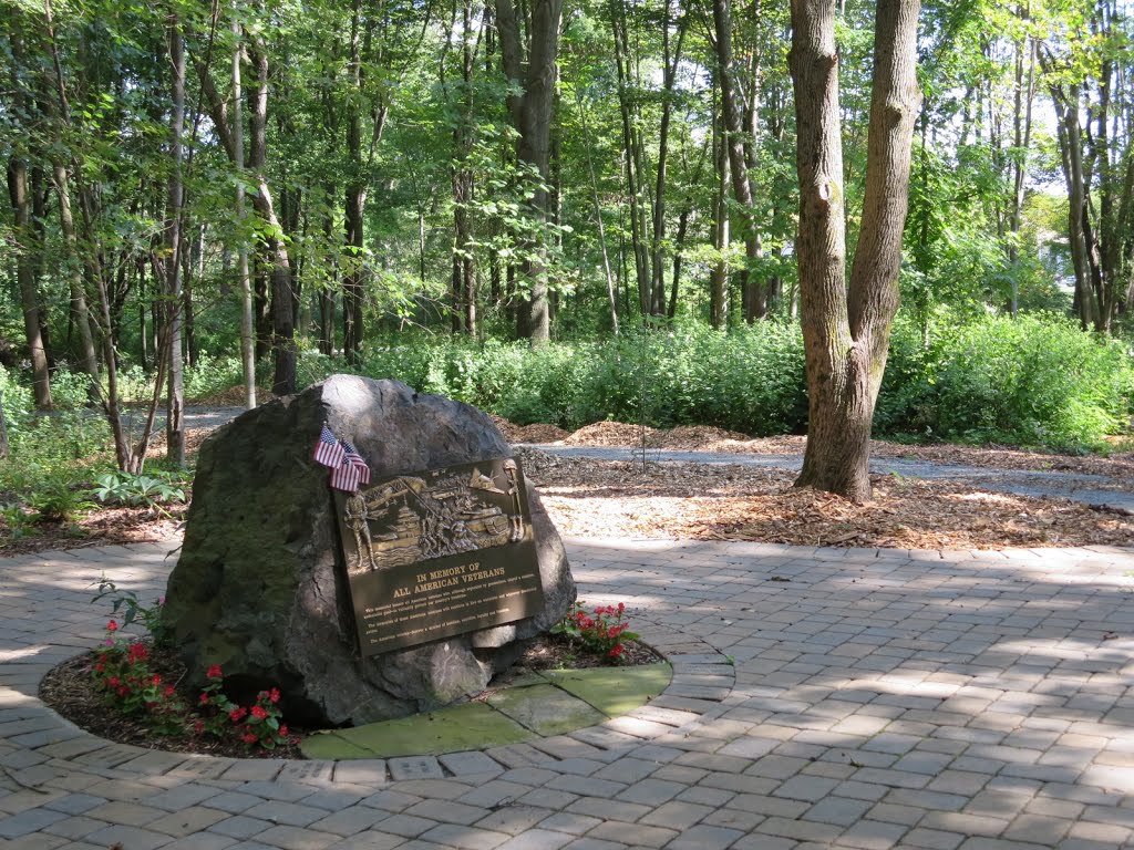 Veterans Monument @ Lebanon Township Memorial Park by alanedelson