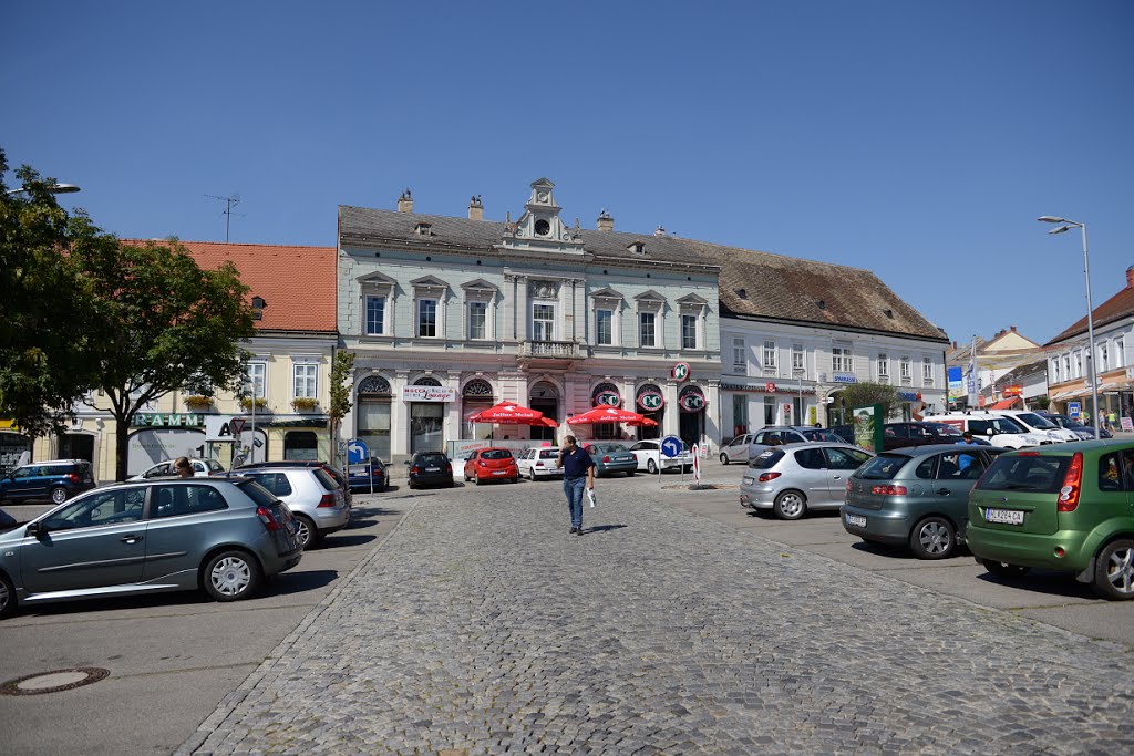 Hollabrunn, Hauptplatz by Manuela Gößnitzer