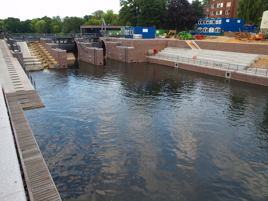 Ohlsdorfer Schleuse und Fischtreppe 15.JPG by Torsten Schlüter