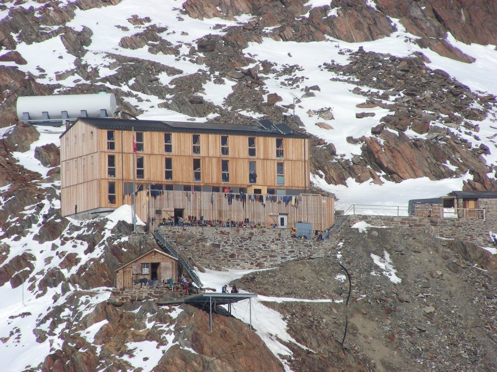 Finsteraarhornhütte by Marcel Strasser