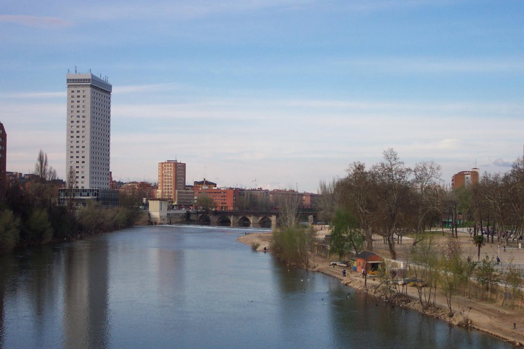 Río Pisuerga (Valladolid) by SlimJean