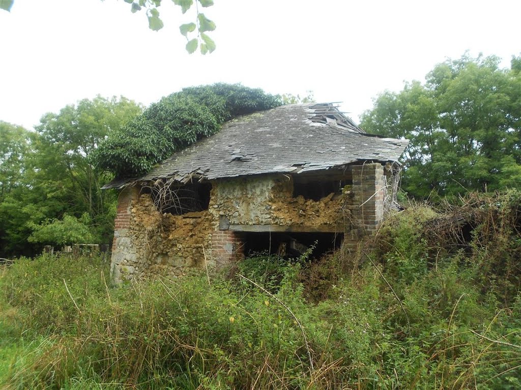 Shed in La Chapelle Yvon by Giftmischer