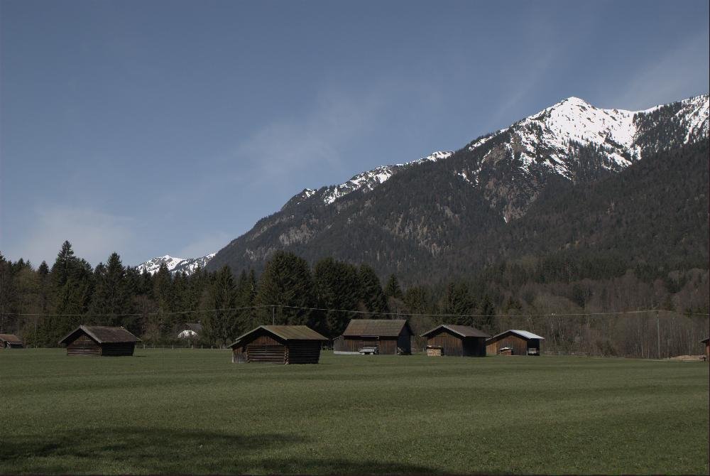 Loisachtal bei Garmisch - Ziegspitze by wolfgang mletzko