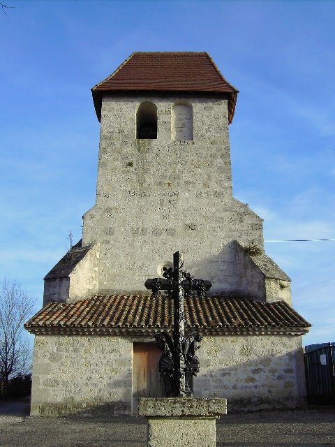 Eglise de Saint Denis et sa croix de mission by Souabe