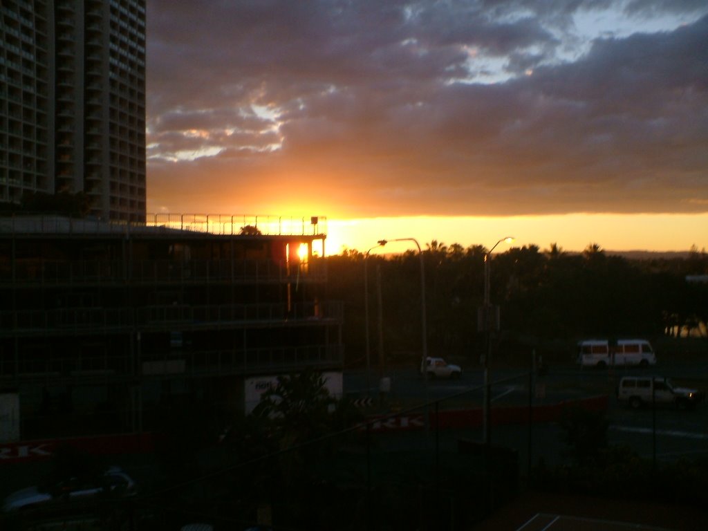 Sunset at Surfers Paradise 2004 by burn_7