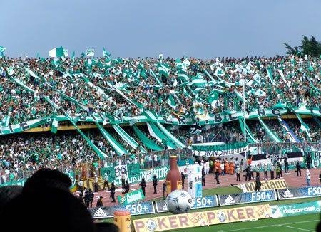 Frente Radical Copando en el Estadio Pascual Guerrero by alejandro vergara