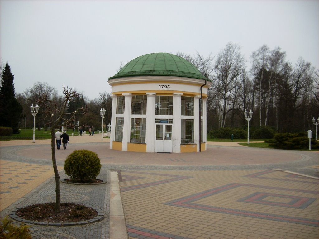 Der Pavillon der Franzenquelle by mariogenexgode