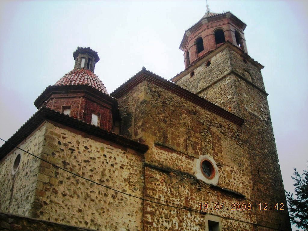 Parte de atras iglesia de terriente, teruel by juan carlos lopez sahuquillo