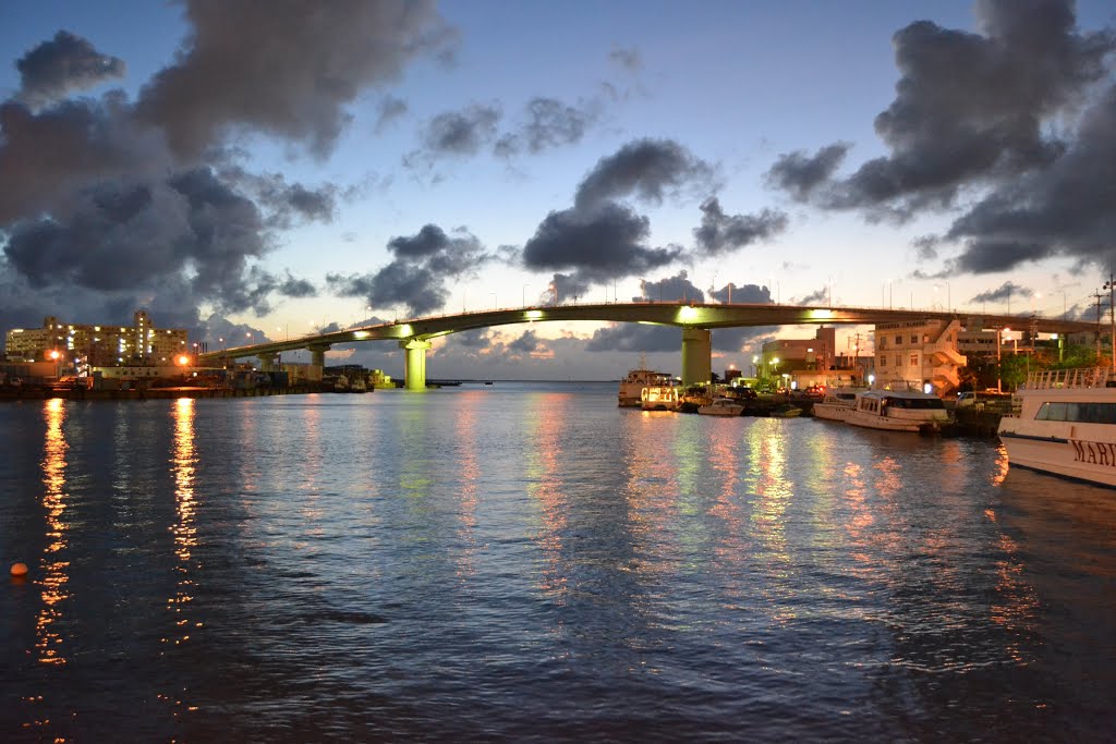 Tomari port, Naha Okinawa by Giuseppe D'Ambrosio