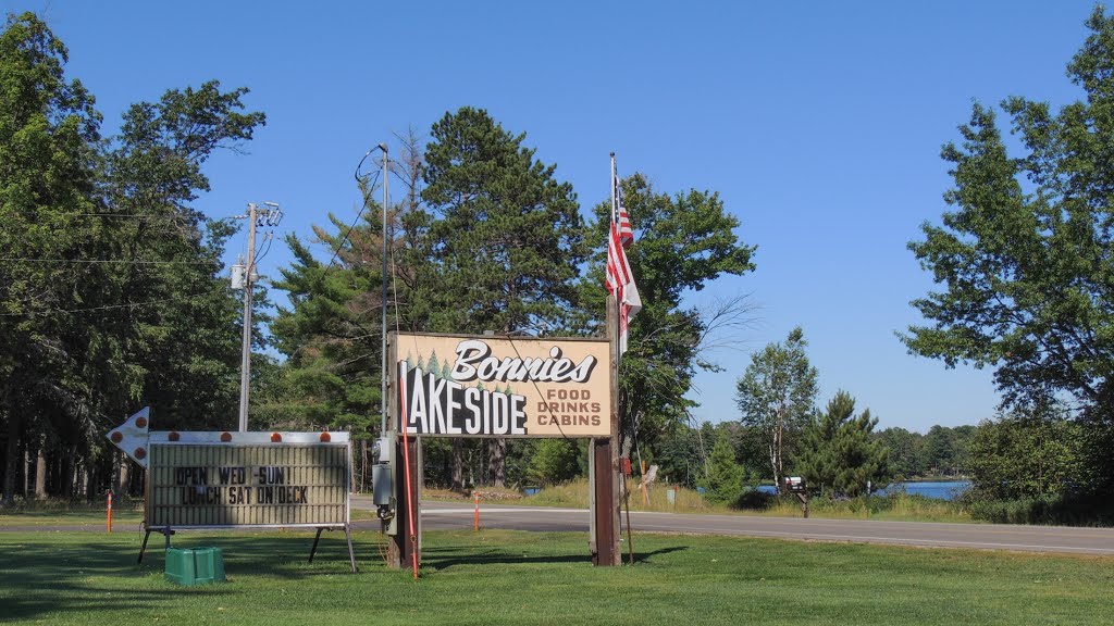 Bonnie's Lakeside road sign by D200DX