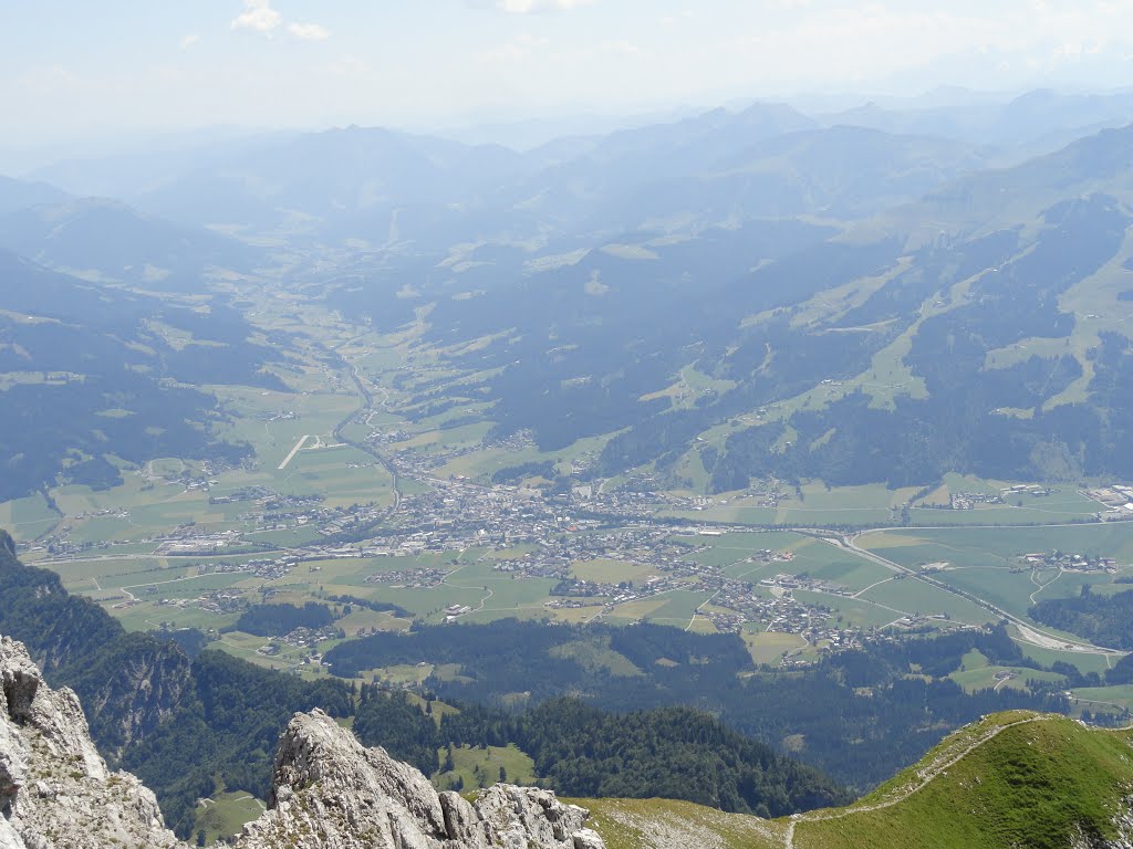 St. Johann (Tirol) von der Maukspitze by Thomas Esch