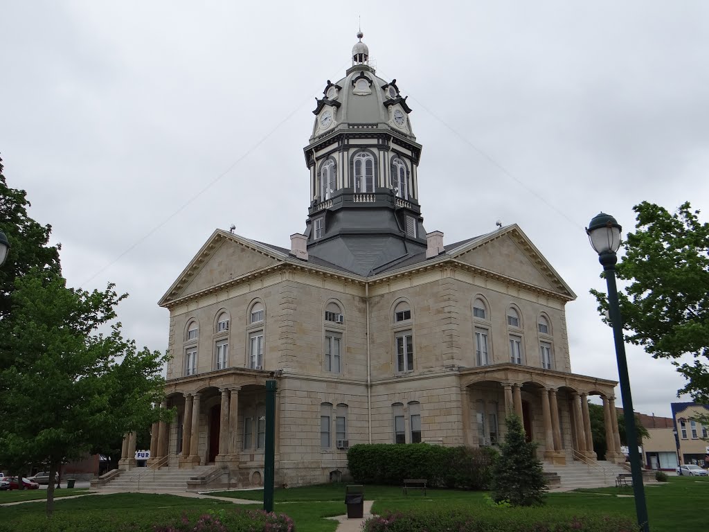 Courthouse of Madison County in Winterset, IA by Gino Vivi