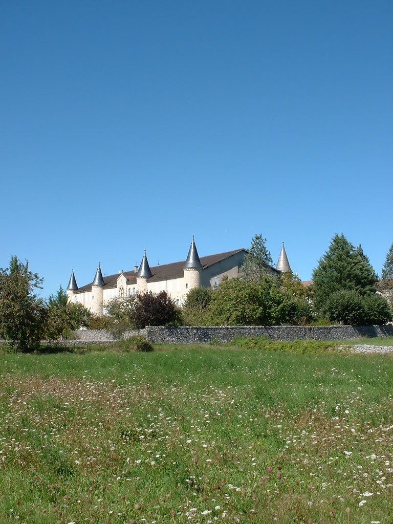 Couvent des filles de Jésus à Vaylats by Yann LESELLIER