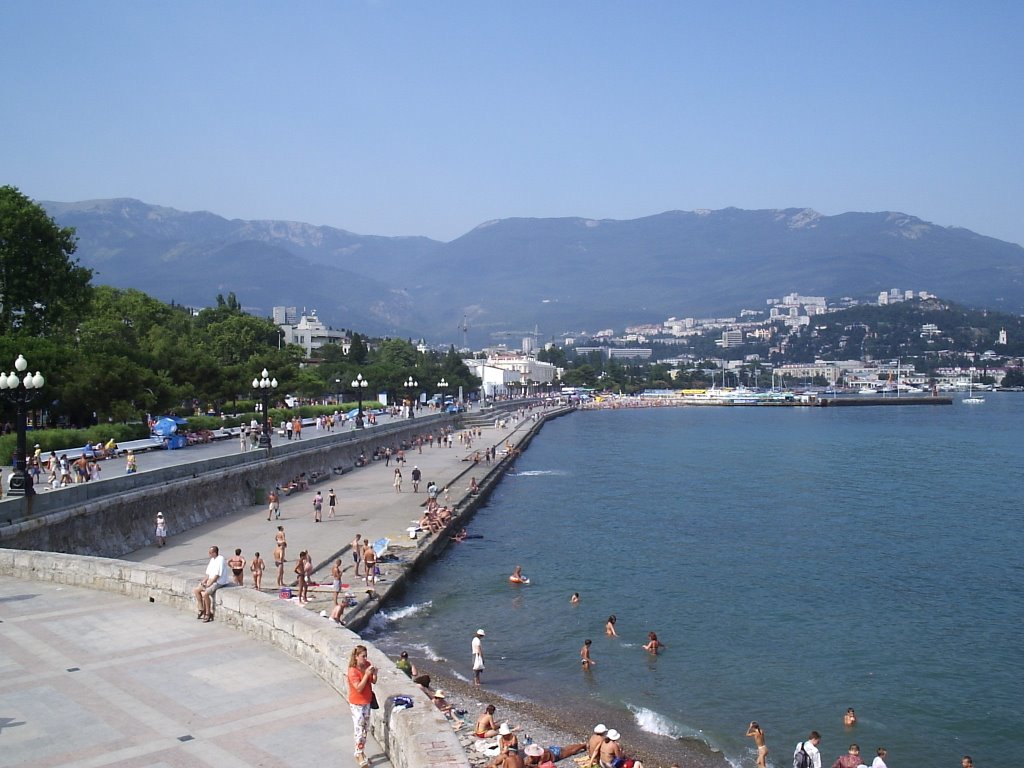 Yalta, the waterfront / Ялта, набережная by kuchin ster