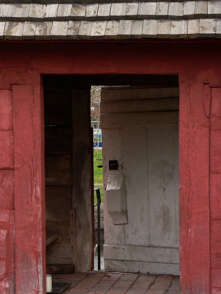 Small porthouse to the cemetrary in Nättraby by thor☼odin™