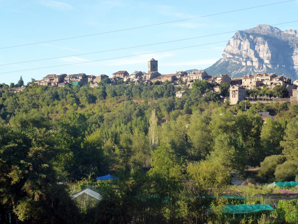 Ainsa, Sobrarbe in Aragon, Spain by Daichi Kohmoto ☆河本大地