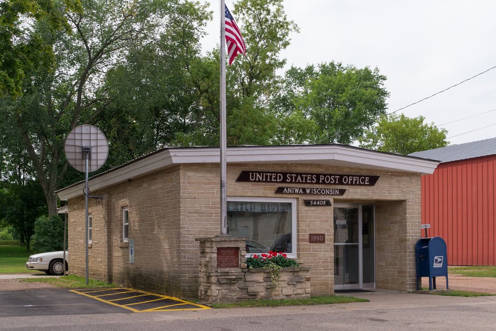 Aniwa Wisconsin post office 54408 by D200DX