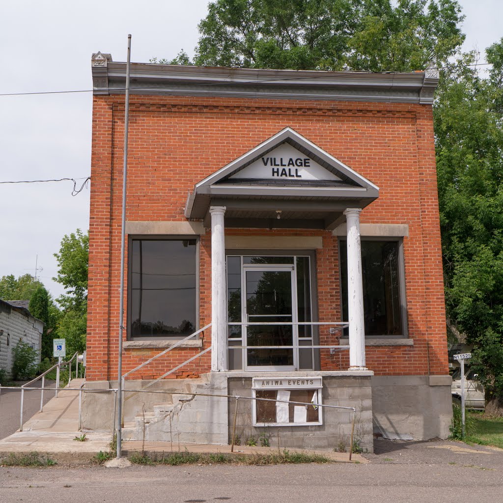 Aniwa Wisconsin Village Hall by D200DX