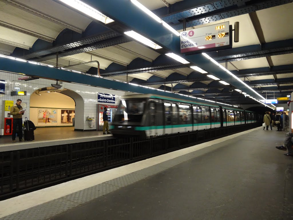 Paris. Métro ligne 4 : entrée du métro, station Strasbourg-Saint-Denis by TitTornade