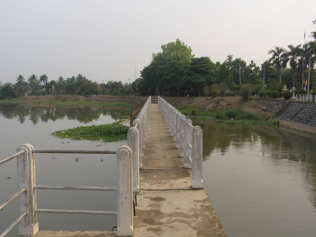 View Dam by CHAMRAT CHAROENKHET