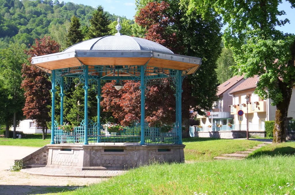 Saulxures-sur-Moselotte, ancien kiosque à musique by Nidoo