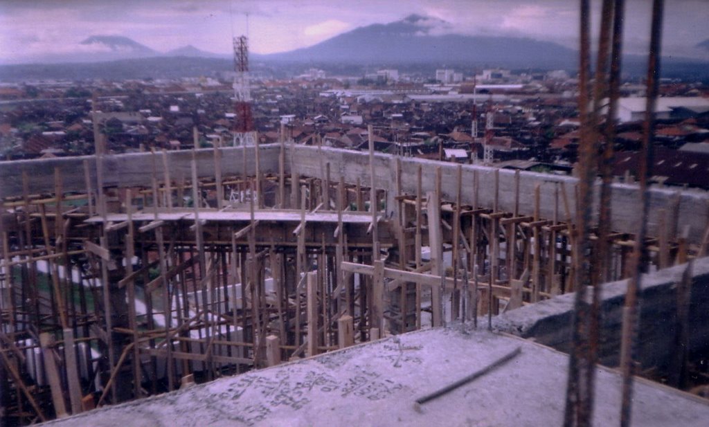 Semarang City View From Puri-Baruna Building Project 1994 by erryanzslo