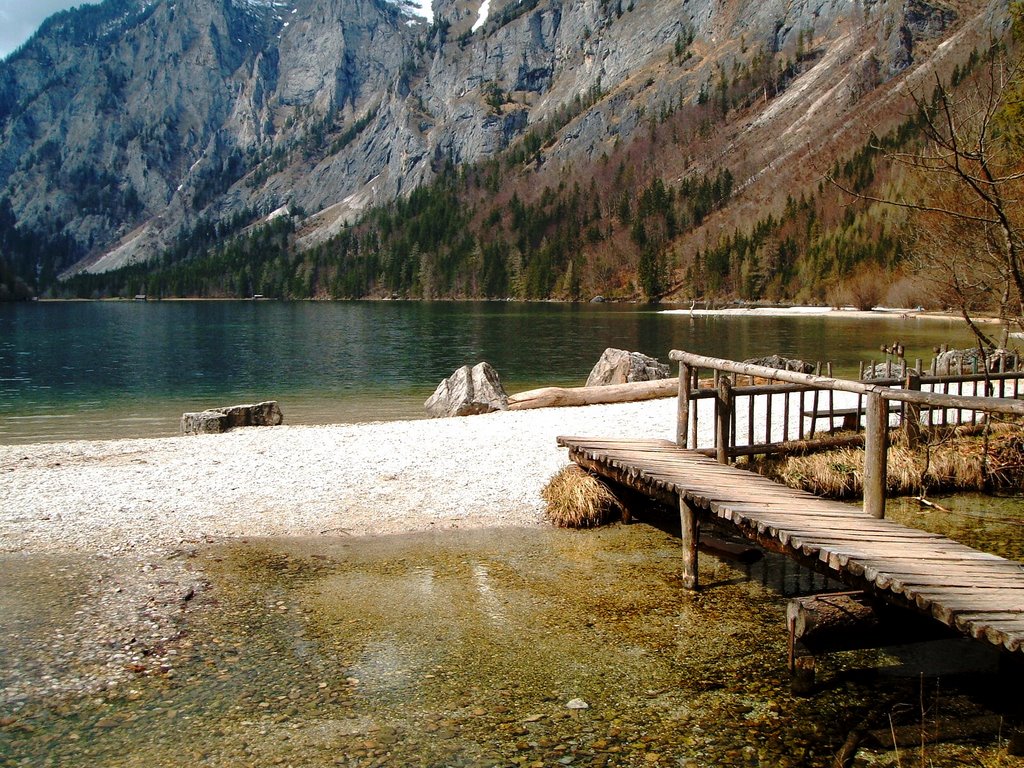 Leopoldsteinersee_April2008 by HorstRockenschaub