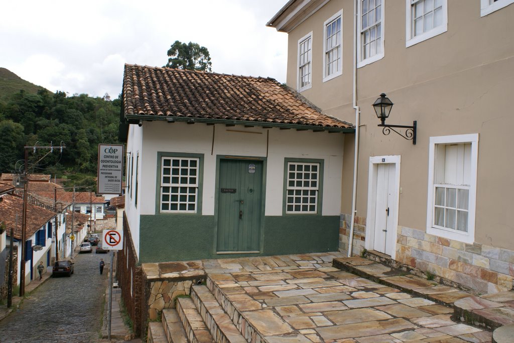 Casa em Ouro Preto by Fernando Bezerra