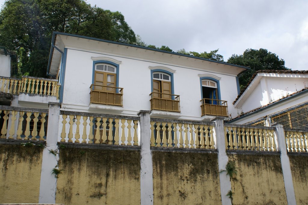 Rua Getulio Vargas - Ouro Preto by Fernando Bezerra