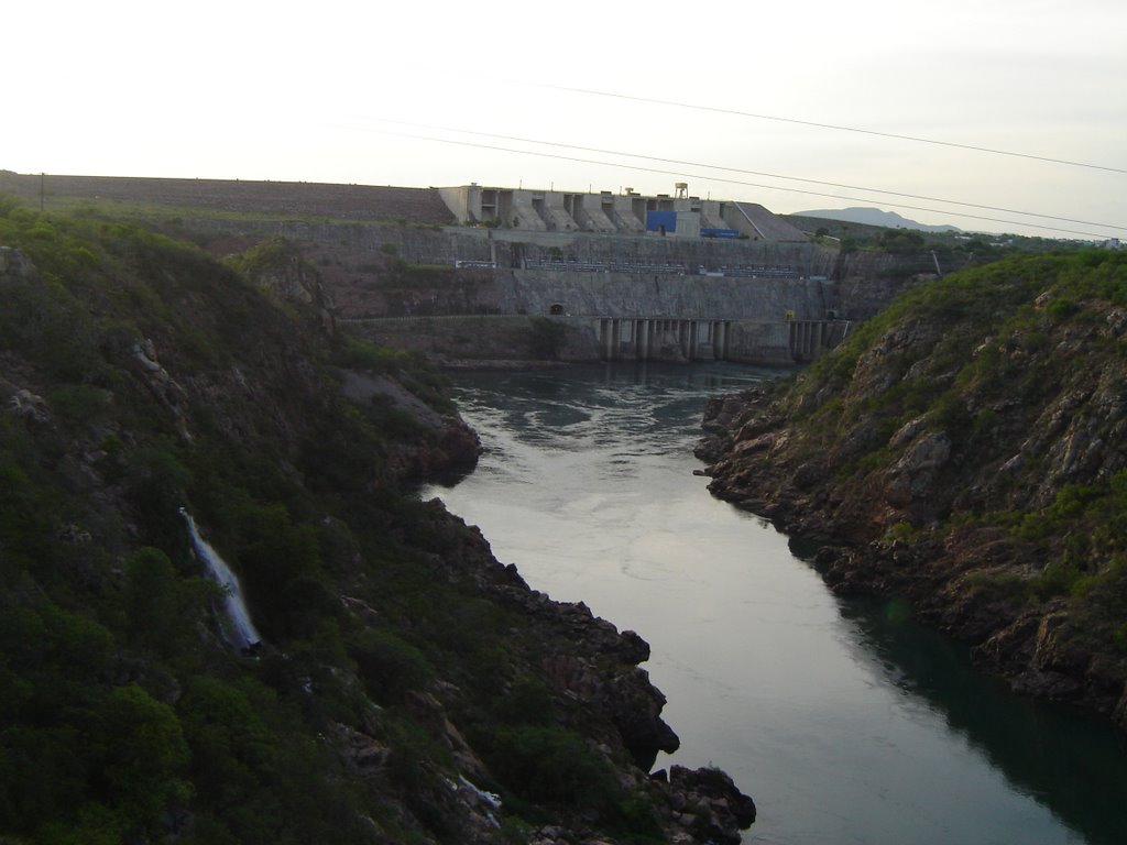 Paulo Afonço - BA - Barragem Hidrelétrica - Rio São Francisco by mr.meireles