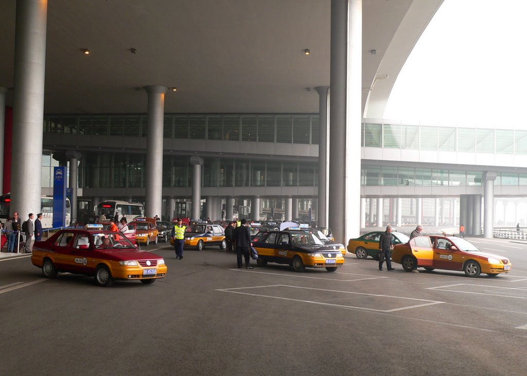 Beijing Terminal 3 Taxi Queue by StAn Helldoerfer