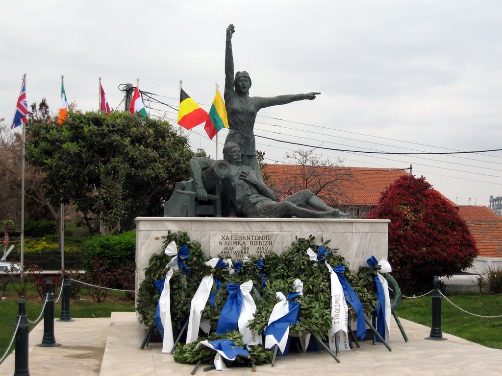 Monument of Domna Vizvizi & Chatziantonis by Vasilis Tourliadis