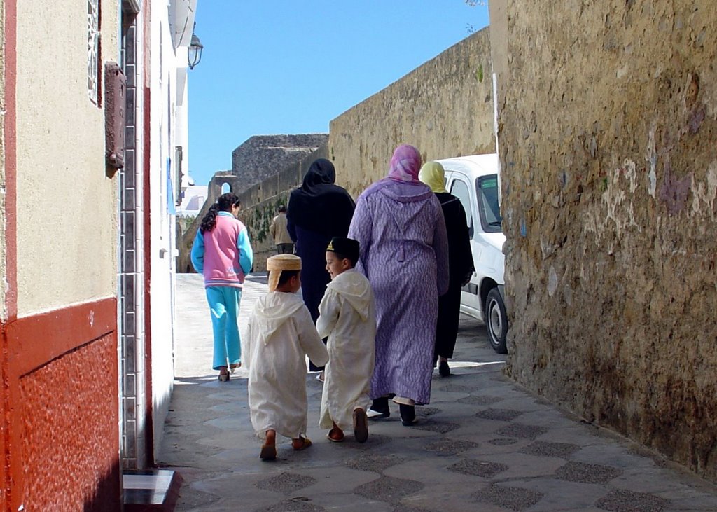 Medina, Asilah, Morocco by A. Hernandez