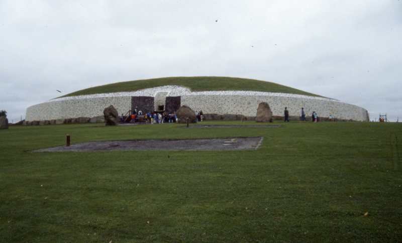 Newgrange 1988 by jeff69