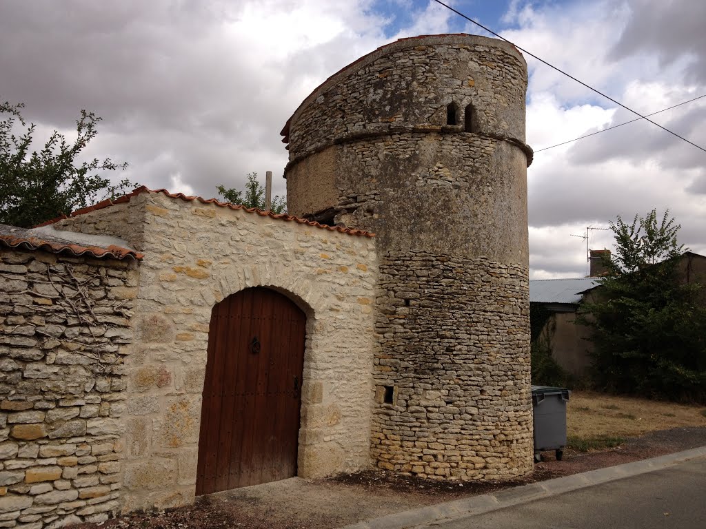 Pigeonnier de Battreau by boby86