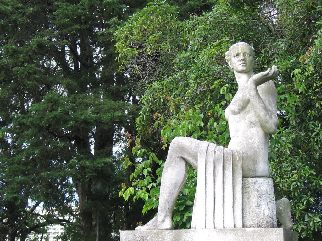 Sculpture in the Eduard VII park by Erglis V